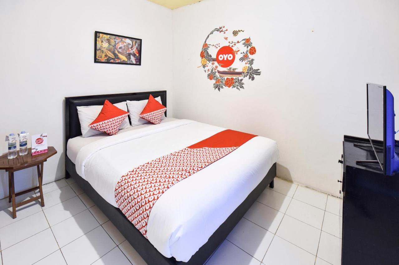 Oyo 348 Hotel Dieng Permai Джокьякарта Экстерьер фото