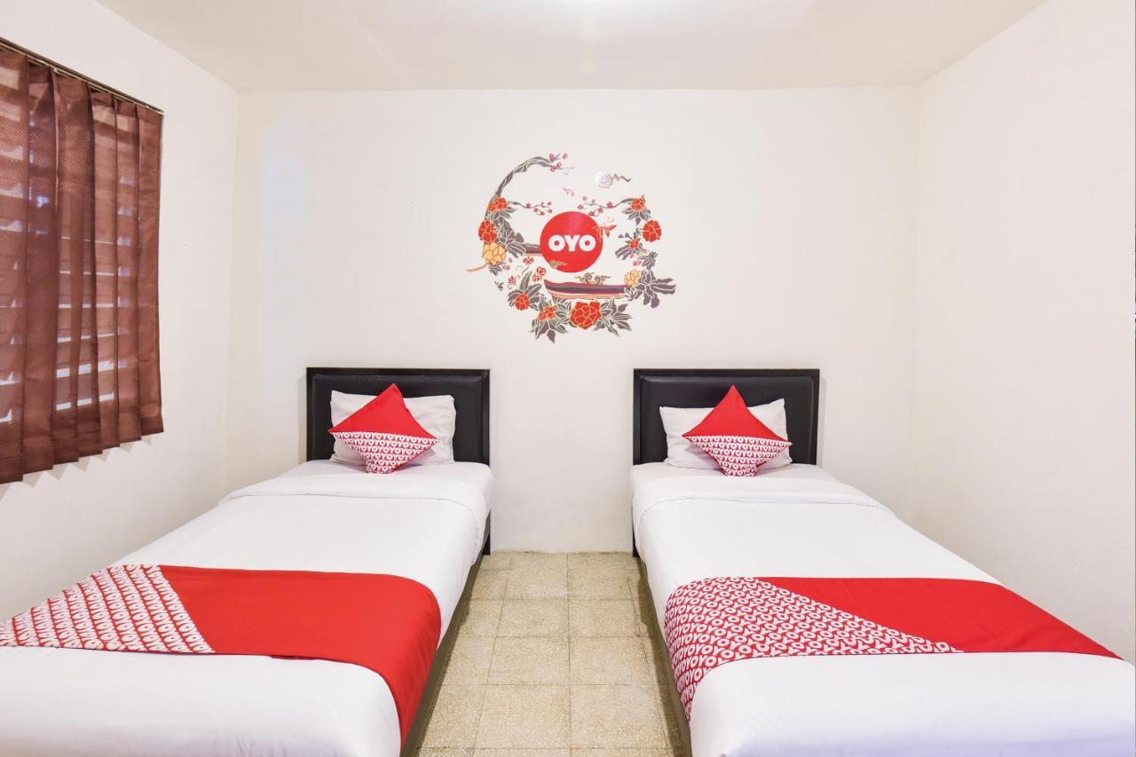 Oyo 348 Hotel Dieng Permai Джокьякарта Экстерьер фото