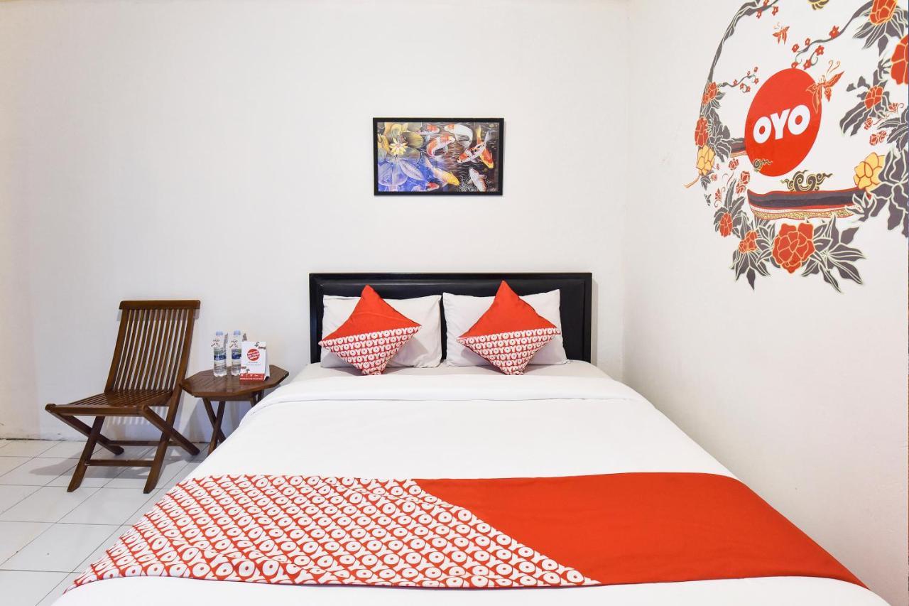 Oyo 348 Hotel Dieng Permai Джокьякарта Экстерьер фото
