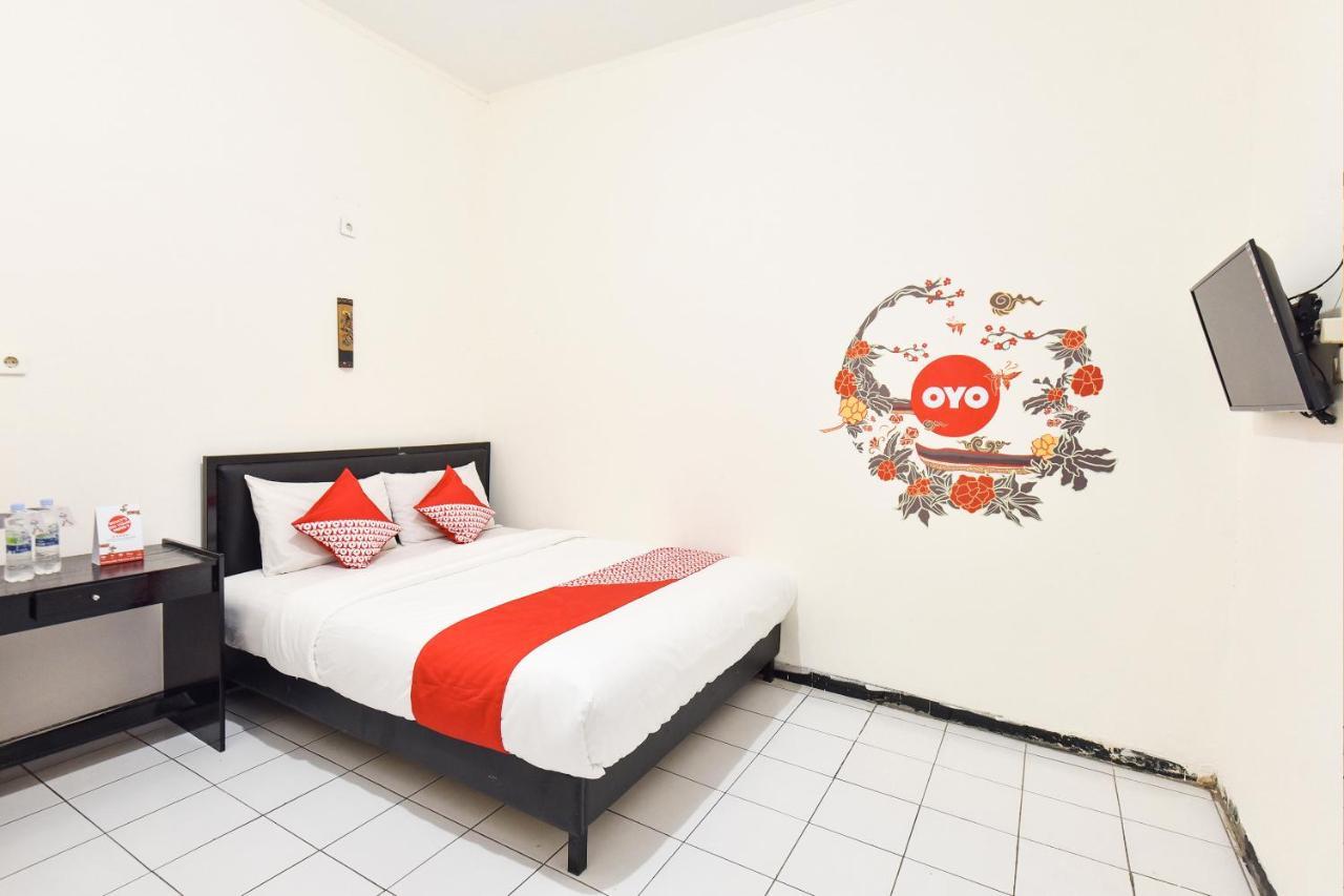 Oyo 348 Hotel Dieng Permai Джокьякарта Экстерьер фото