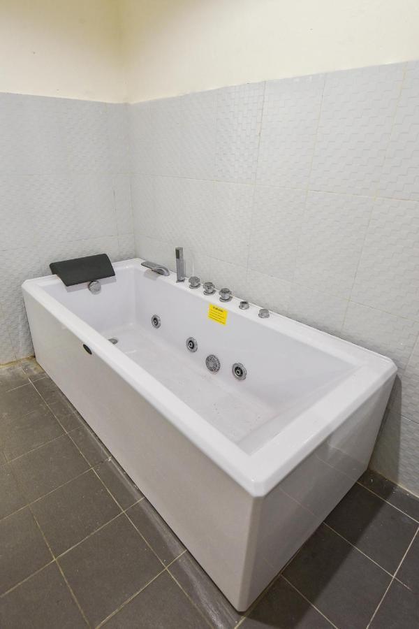 Oyo 348 Hotel Dieng Permai Джокьякарта Экстерьер фото