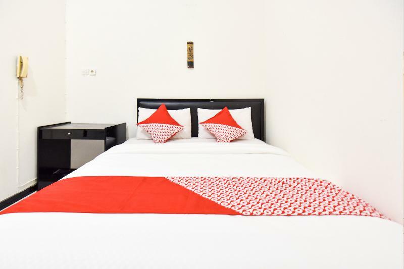 Oyo 348 Hotel Dieng Permai Джокьякарта Экстерьер фото