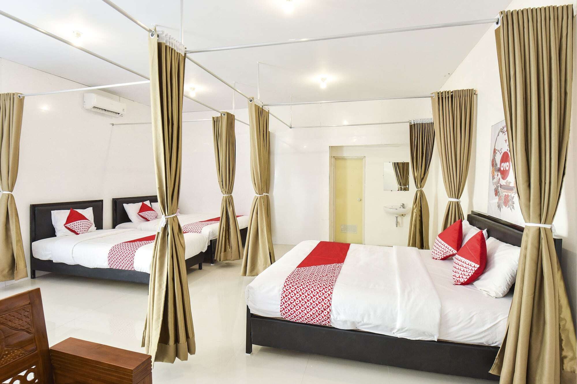 Oyo 348 Hotel Dieng Permai Джокьякарта Экстерьер фото